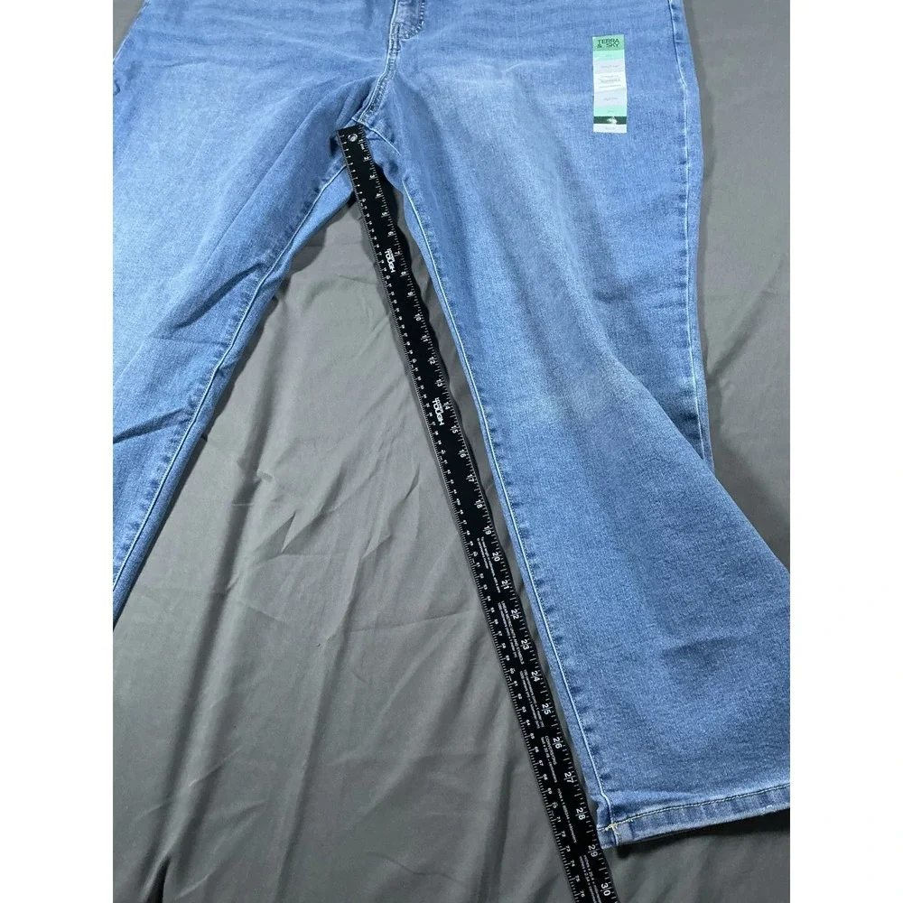Terra & Sky Womens 26W High Rise Straight Leg Jeans Light Wash Plus Size NWT